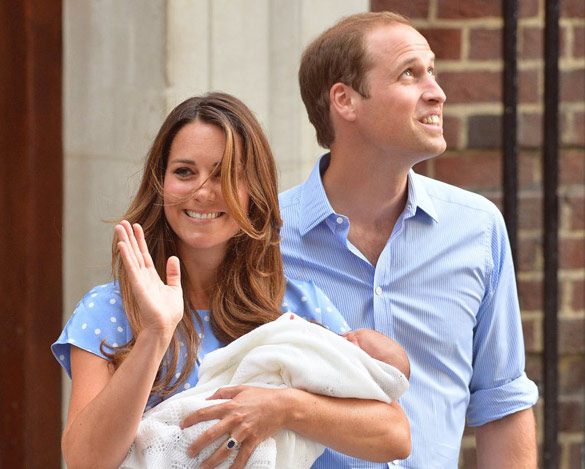 Првите фотографии од Кетрин и Вилијам со кралското бебе
