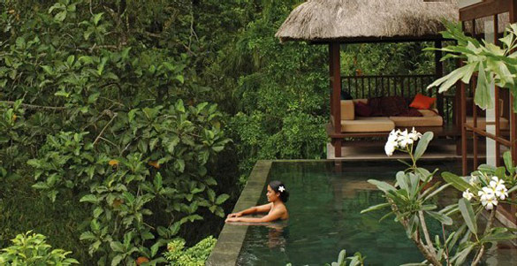 Луксузен ресорт во Бали со базен на две нивоа