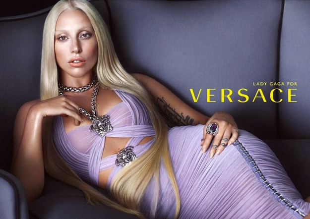Лејди Гага е новото заштитно лице на „Версаче“