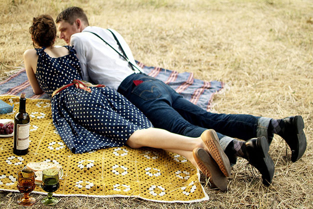 couple-dress-love-picnic-polka-dot-Favim.com-424246