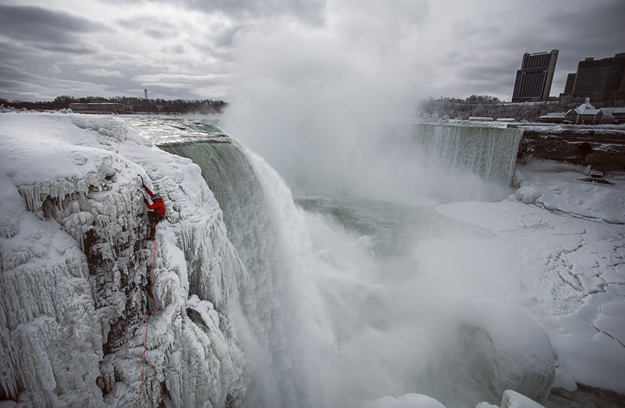 Climbing-Frozen-Niagara-Falls