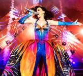 Katy-Perry-Super-Bowl-Halftime-Show-Performance-iLike-mk