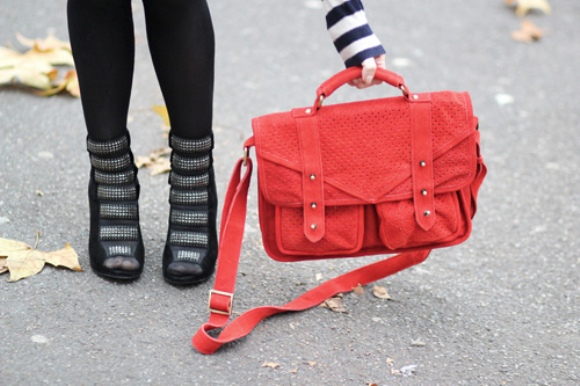 Поштарот секогаш ѕвони два пати