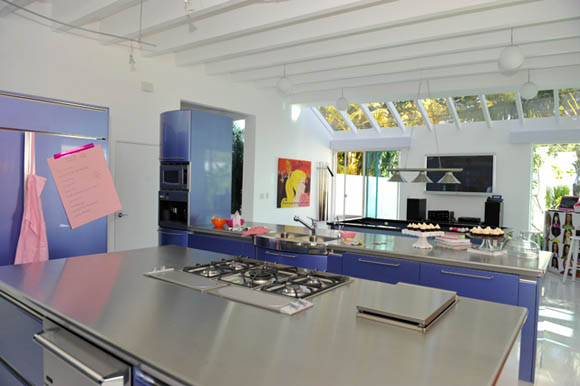 Розевиот свет на Барби