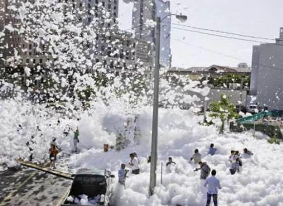 Неверојатен пена фестивал во Мајами