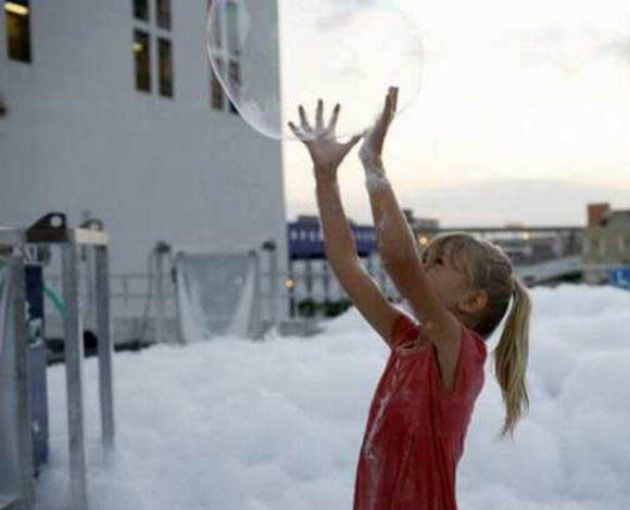 Неверојатен пена фестивал