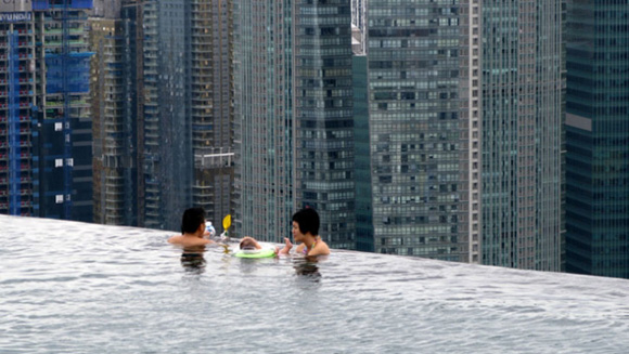 Пливајте меѓу облаците