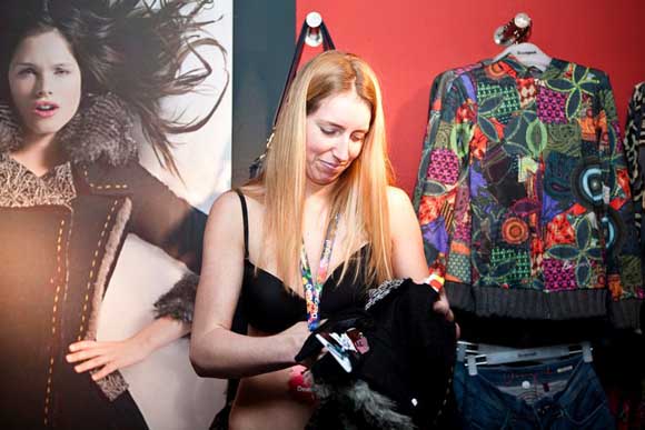 Влезете соблечени, излезете облечени