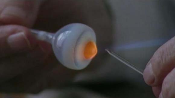 Приказната за последниот производител на стаклени очи