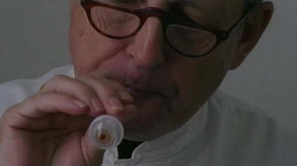 Приказната за последниот производител на стаклени очи