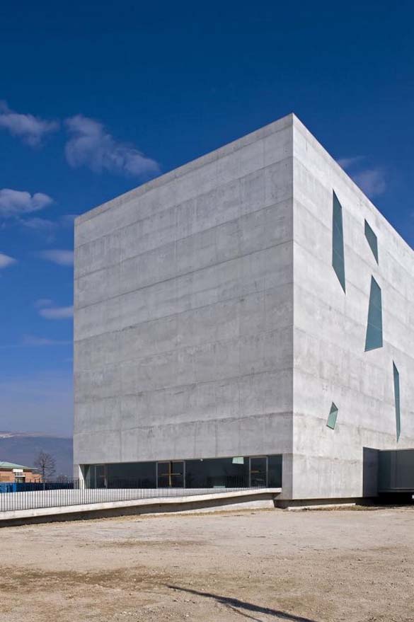 Модерно проектирани цркви