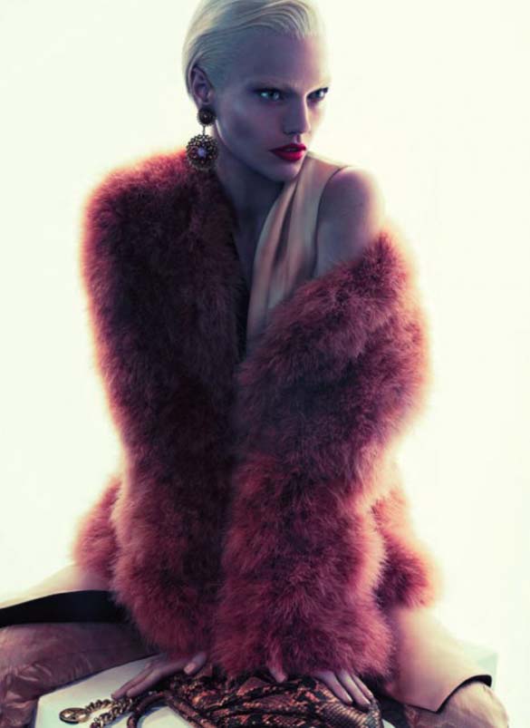 Кампања на Giorgio Armani, есен 2011