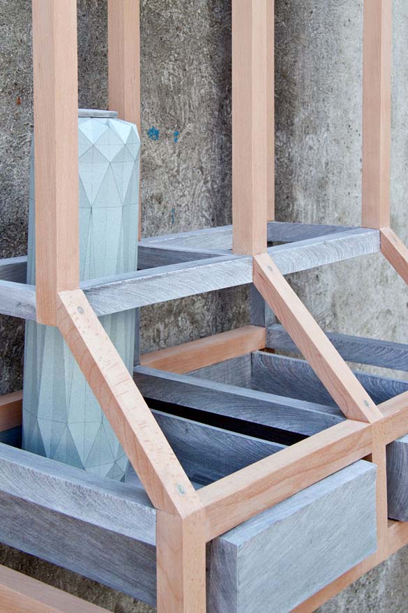 Мебел направен од рециклирани весници