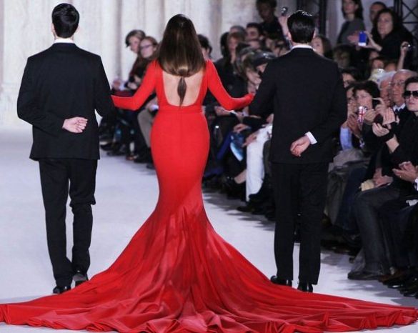 Импресивна тоалета тешка 50 килограми