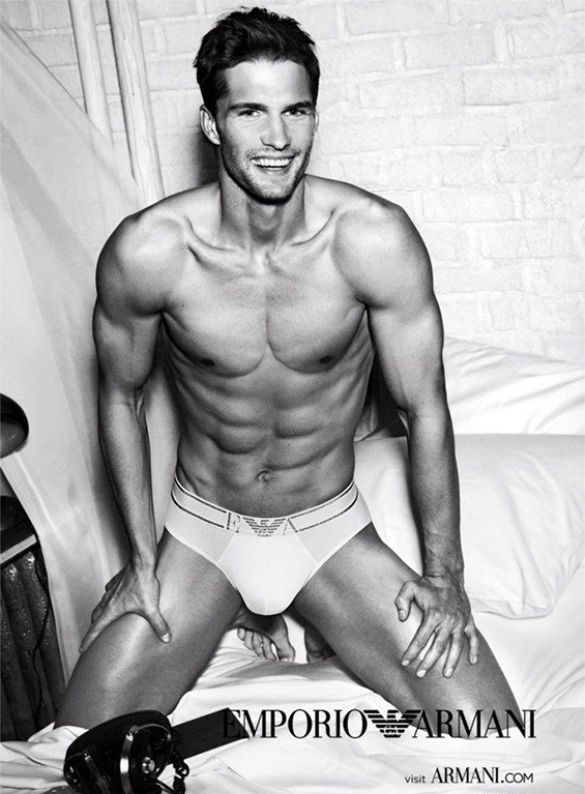 Томас Сколудик за Armani