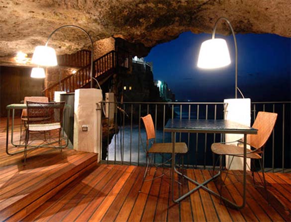 Пештерски ресторан со фасцинантен поглед