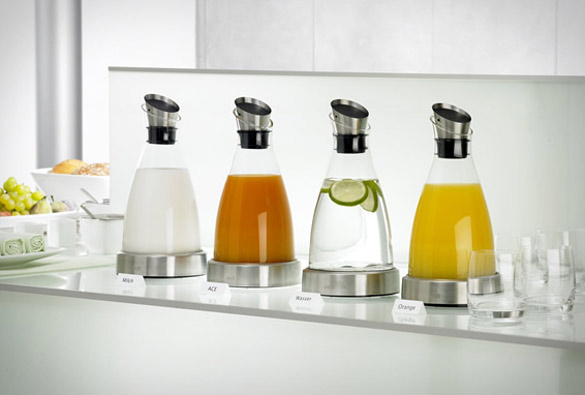 Бокал кој го одржува виното ладно