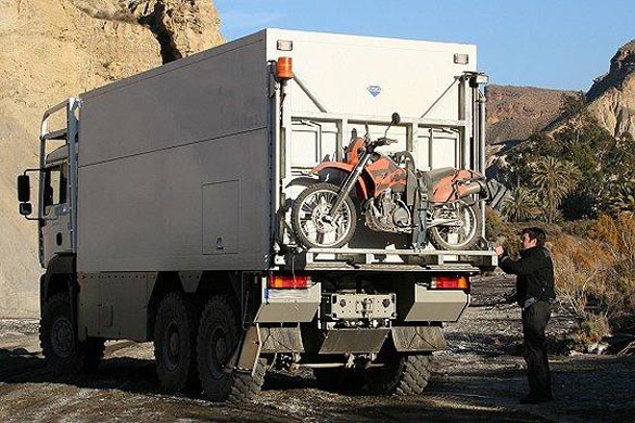 Камион како дом на тркала