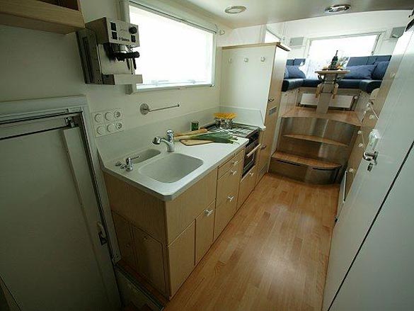 Камион како дом на тркала