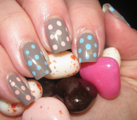 „Пола дот“ маникир