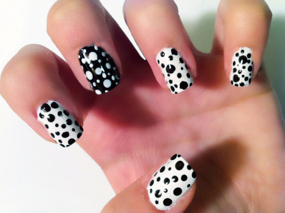 „Пола дот“ маникир