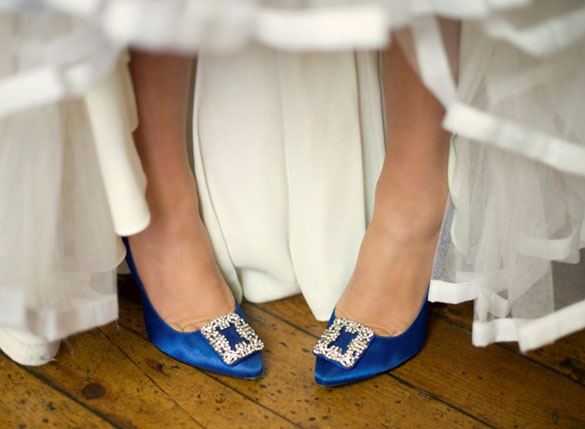 Сини невестински чевли за храбри невести