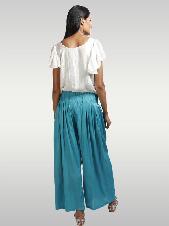 Панталоните Palazzo се повторно тренди