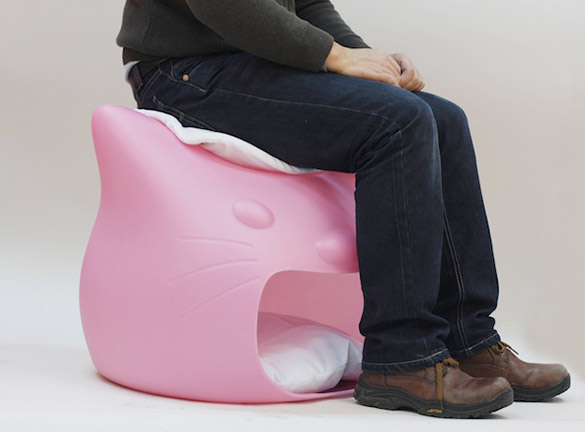 Легло за миленичиња со облик на маче