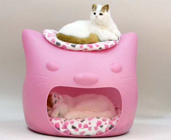 Легло за миленичиња со облик на маче