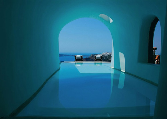 Хотел од вулкански камења во Санторини