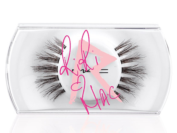 Ријана со своја козметичка линија под етикетата на MAC