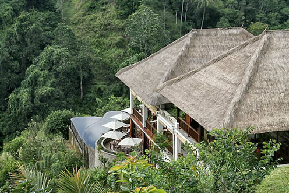 Луксузен ресорт во Бали со базен на две нивоа