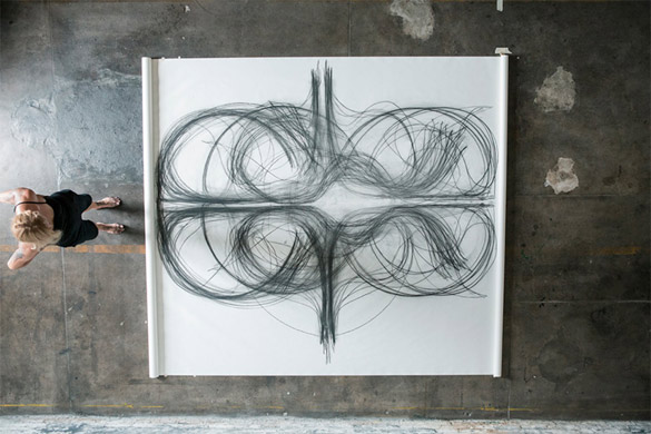Physical-Movement-Translated-into-Symetrical-Drawings-iLike-mk-007