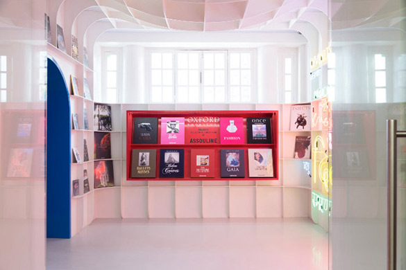 Oxford-Bookstore-in-New-Delhi-iLike-mk-010