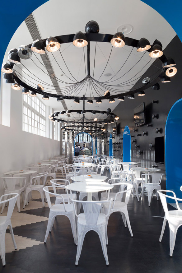 Oxford-Bookstore-in-New-Delhi-iLike-mk-011