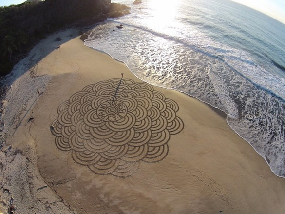 Sand-Paintings-by-Andres-Amador-iLike-mk-004