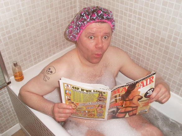 Momci-poziraat-kako-zheni-iLike-mk-014